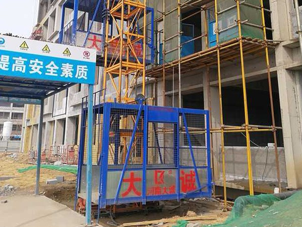 中建七局使用大誠機(jī)械物料提升機(jī)案例